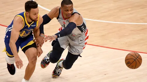 Stephen Curry y Russell Westbrook (Foto: Getty)