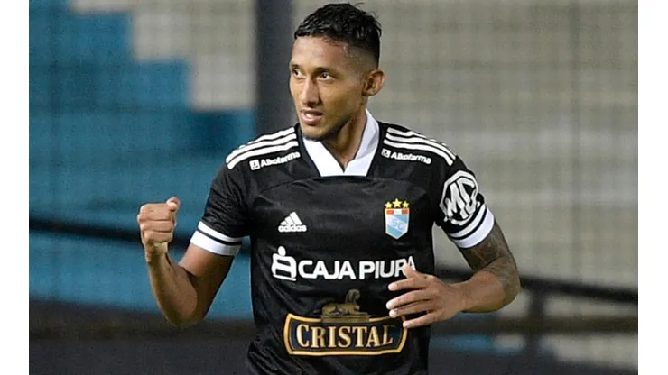 Christofer Gonzales de Sporting Cristal celebra tras marcar un gol (Getty).