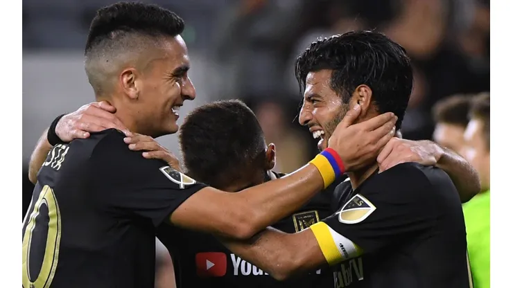 Eduard Atuesta y Carlos Vela