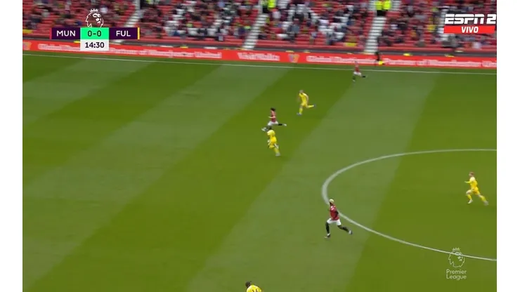 Primer Old Trafford con hinchas en 14 meses y Cavani hace esto: está loco
