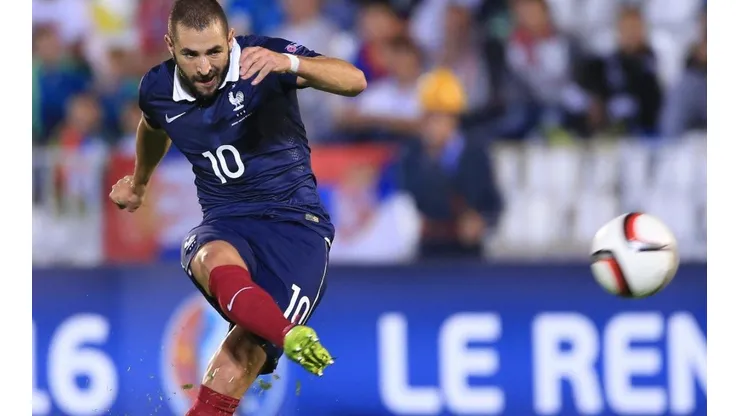 Karim Benzema durante un encuentro con Francia.