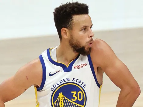 Show de Curry, los Warriors son octavos y esperan por LeBron