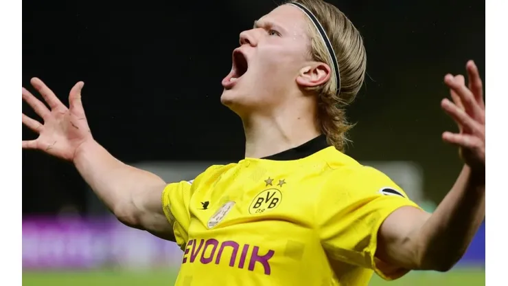 Erling Haaland durante un partido con Dortmund.