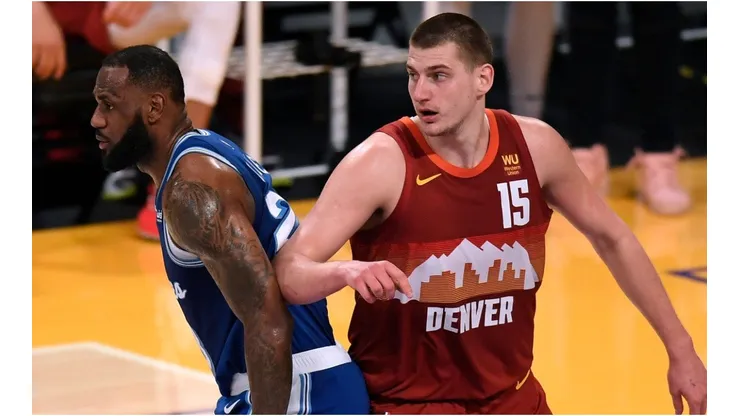 LeBron James y Nikola Jokic (Foto: Getty)