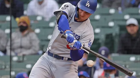 Terrible: Estrella de LA Dodgers se fractura la mano tras un pelotazo