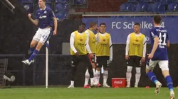 Matthew Hoppe celebra gol con FC Schalke 04 a Eintracht Frankfurt