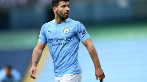 Sergio Agüero durante un encuentro con Manchester City.