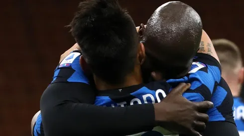 Uno de los tantos abrazos que se dio esta dupla en la Serie A