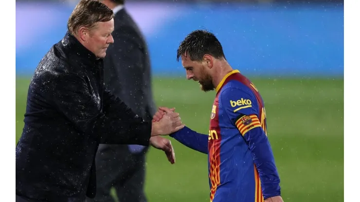 Ronald Koeman y Leo Messi tras un encuentro del Barcelona.