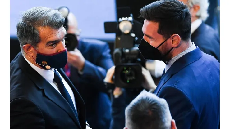 Joan Laporta y Leo Messi durante un acto presidencial del Barcelona.