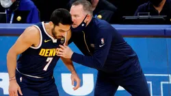 Facundo Campazzo y su entrenador, Michael Malone