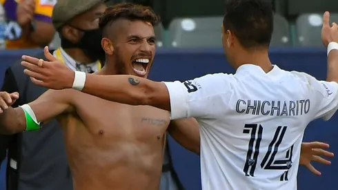 Jonathan Dos Santos y Javier Chicharito Hernández