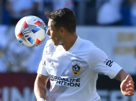 ¿Mal gesto de Chicharito?: metió gol y de entrada no saludó a quien lo asistió
