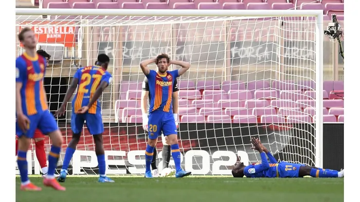 No jugó contra Atlético Madrid y los hinchas de Barcelona lo hicieron tendencia