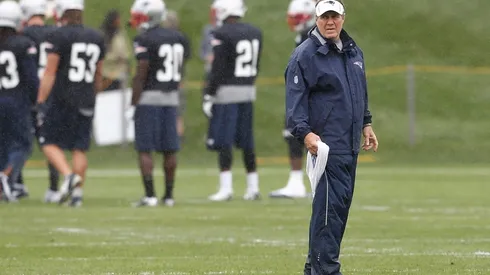 Bill Belichick en práctica de New England Patriots