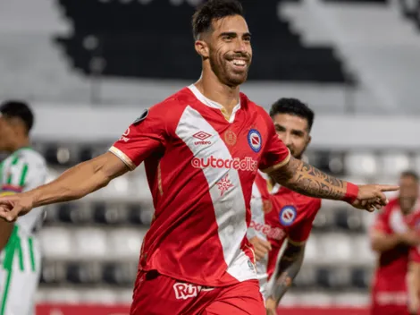 ¡Argentinos sensación! El Bicho ganó en Paraguay y tiene 9 de 9