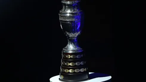 El mítico trofeo que se llevará el campeón de la Copa América 2021. (Getty)