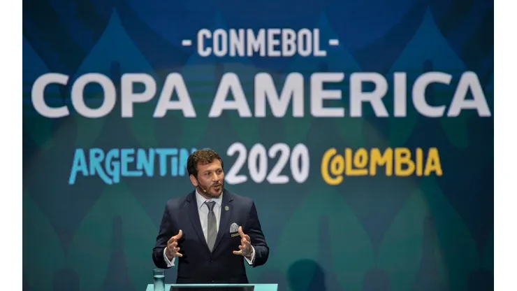 Alejandro Domínguez, presidente de la CONMEBOL, presentando la Copa América Argentina-Colombia (Foto: Getty Images).
