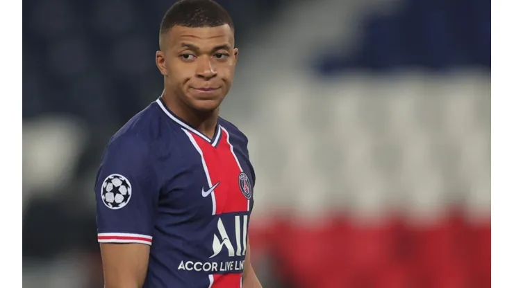 Kylian Mbappé durante un encuentro con el PSG.