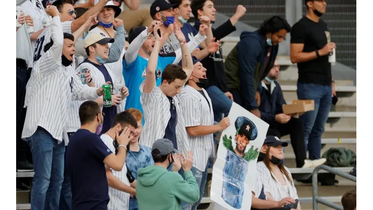 Recibimiento de fans de New York Yankees a Houston Astros