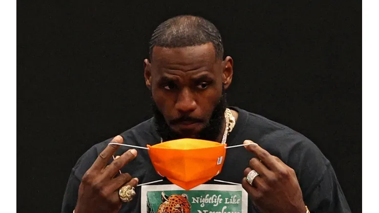 LeBron James en un juego de la NBA