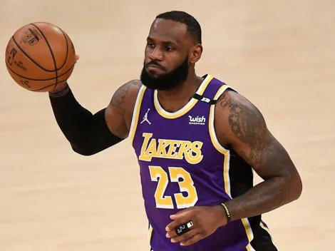 Casi le vuela la cabeza al árbitro: la jugada que no se vio de LeBron James