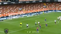 Messi pateó muy mal el penal, pero tuvo revancha y marcó el empate del Barça