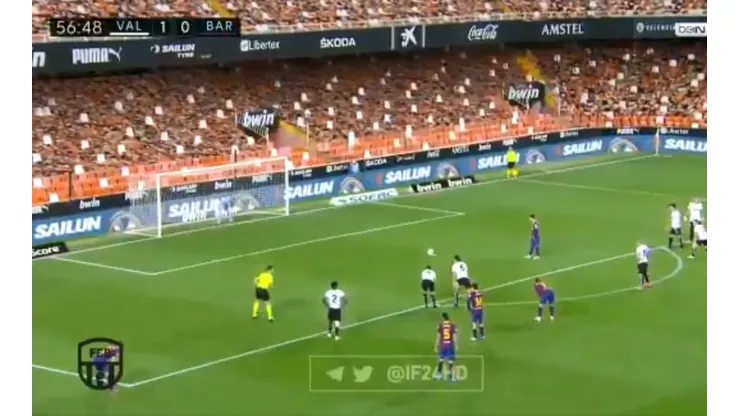 Messi pateó muy mal el penal, pero tuvo revancha y marcó el empate del Barça