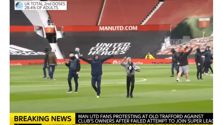 Caos en Old Trafford: hinchas invadieron el estadio antes de United-Liverpool