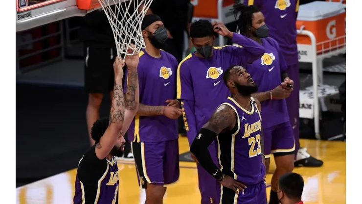 Anthony Davis, LeBron James y Los Angeles Lakers