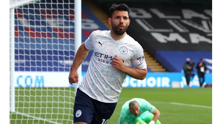 Manchester City acaricia la Premier: triunfo 2 a 0 y golazo de Agüero