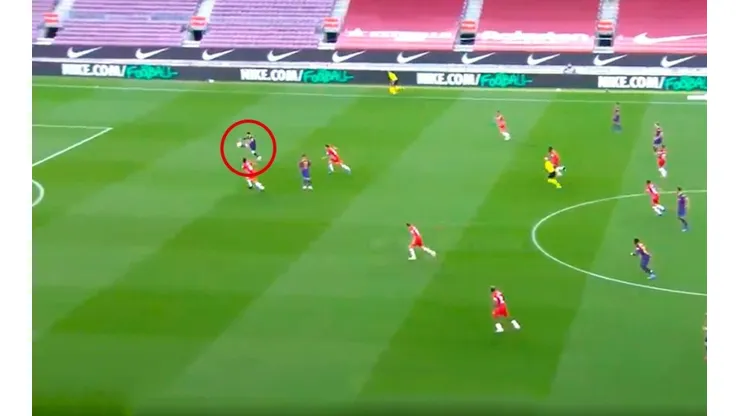 Video: no vas a poder creer cómo Lionel Messi bajó el balón hoy