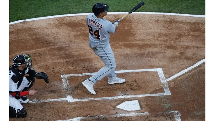 Miguel Cabrera bateando ante Chicago White Sox