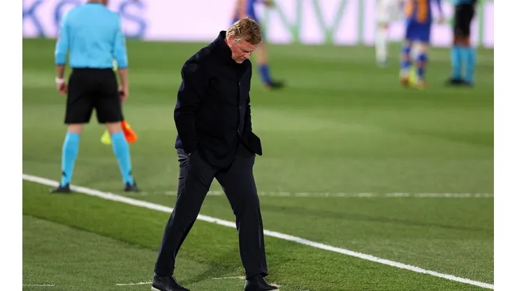 Koeman fue expulsado por decirle "vaya personaje" a un árbitro