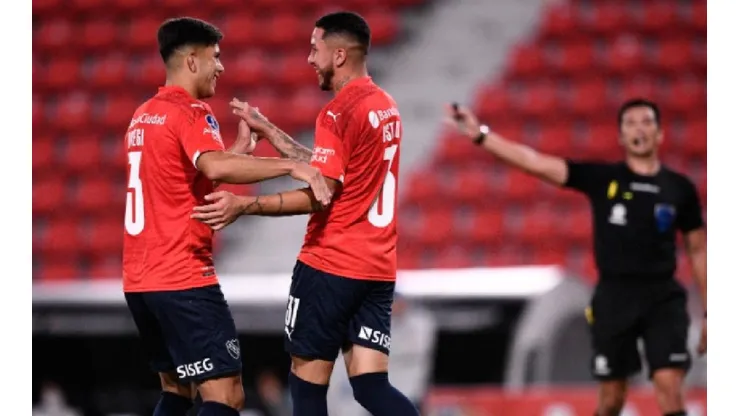 Independiente se lo dio vuelta al City uruguayo y quedó puntero en su grupo
