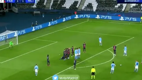 Mitad de Mahrez y mitad de la barrera del PSG: así fue el 2-1 del City