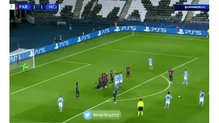 Mitad de Mahrez y mitad de la barrera del PSG: así fue el 2-1 del City