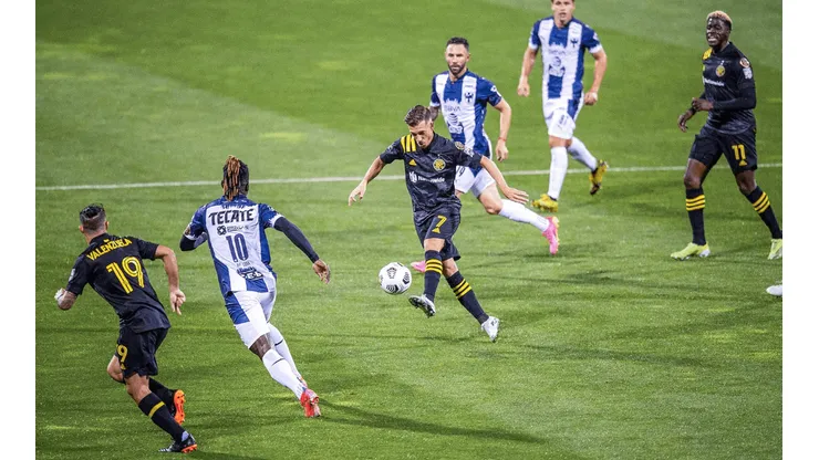 Monterrey rescató un empate ante Columbus Crew.
