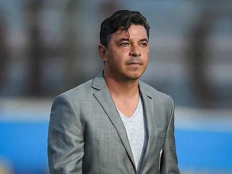 Se cruzó a Gallardo en la calle, metió foto y todos hablan del look del DT