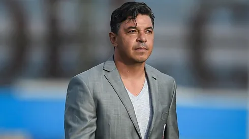 Se cruzó a Gallardo en la calle, metió foto y todos hablan del look del DT