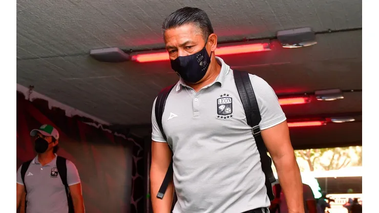 Ignacio Ambriz no sigue en Club León.