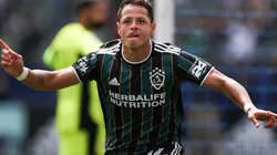 La razón por la que Chicharito recibió un barril de cerveza.