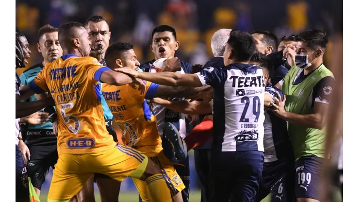 La violencia fue protagonista en el Clásico Regio 125