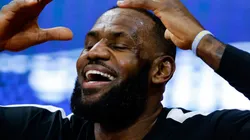 LeBron James riéndose en la NBA