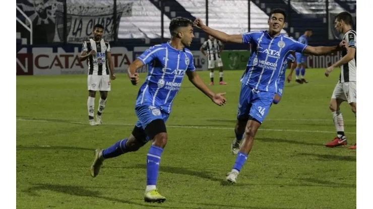 El festejo de Martín Ojeda en el 1-0 de Godoy Cruz.