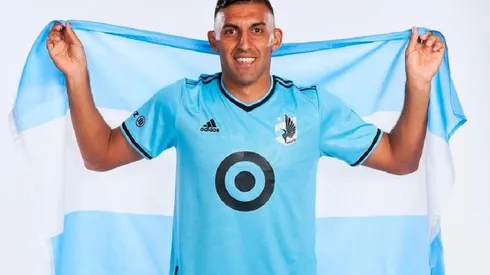 Ramón Ábila con los colores de su nuevo equipo.