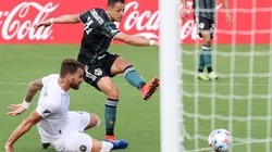 Javier Hernández anotando a Inter Miami