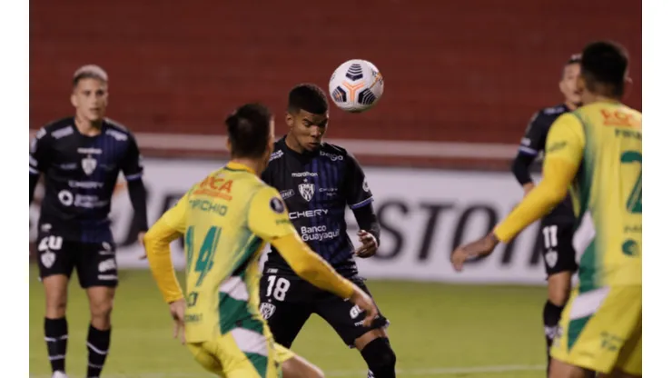 Defensa puso los suplentes y aún así le sacó un puntazo a Independiente del Valle