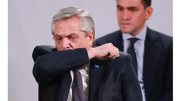 El polémico retuit de Alberto Fernández que luego borró: un gorila, la vacuna rusa y Putin