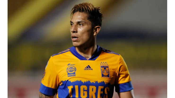 Carlos Salcedo, defensa de Tigres UANL.